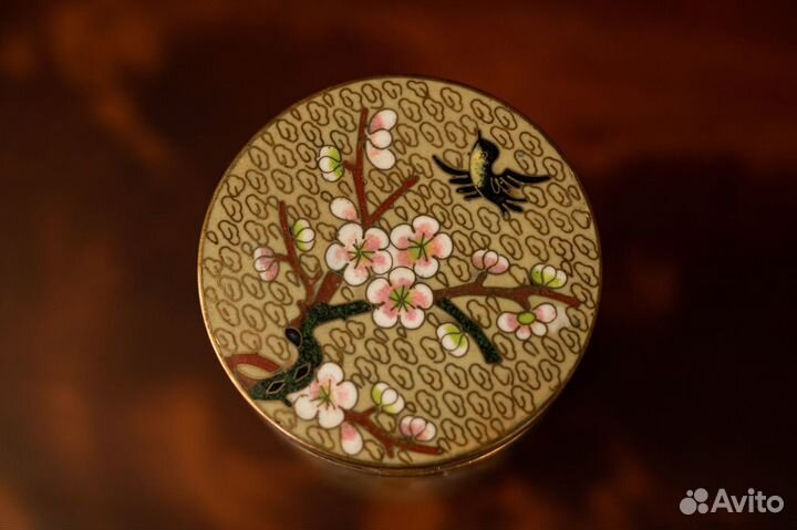 Старинная шкатулка клуазоне «Цветы сакуры»