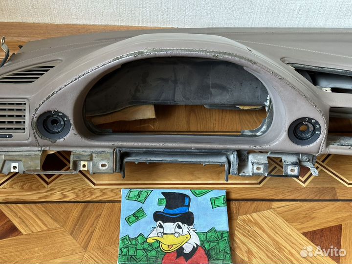 Кожаная торпедо BMW E38