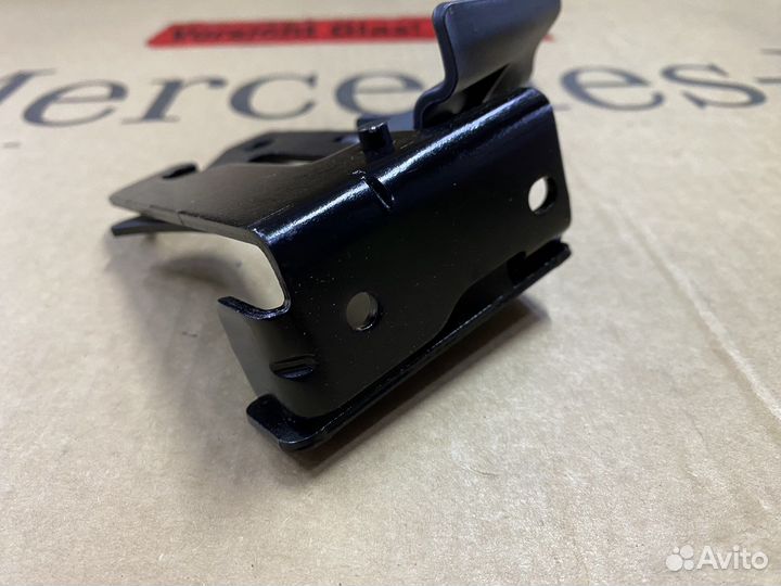 Замок капота Mercedes W205 W218 W238 W257