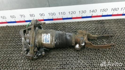 Стойка передняя правая audi Q7 (UAD01WR01)