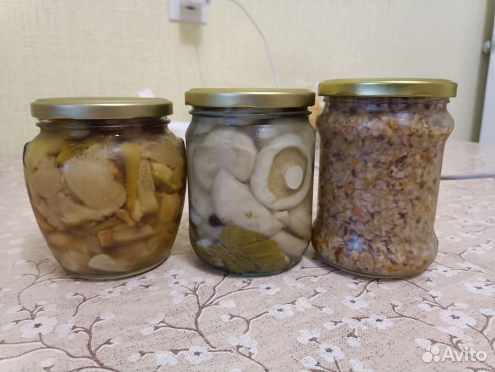 Грибы маринованные