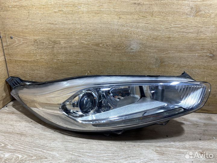 Фара правая Ford Fiesta 6 рестайлинг 142469