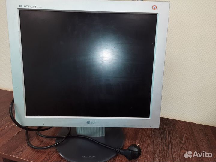 Продам мониторы LG Flatron Диагональ: 17 
