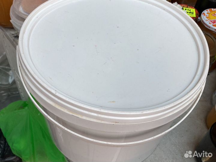 Продаю пластиковые баки