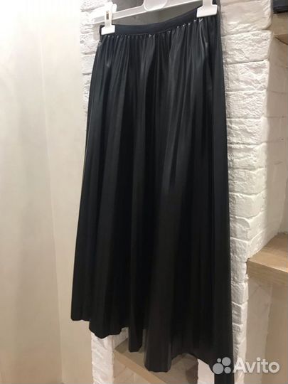 Юбка плиссе из эко кожи р.42