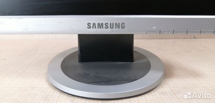 Монитор б/у 17