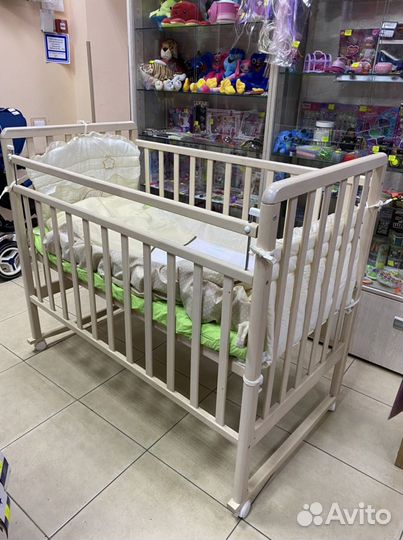 Крепкая Кроватка с матрацем прокат