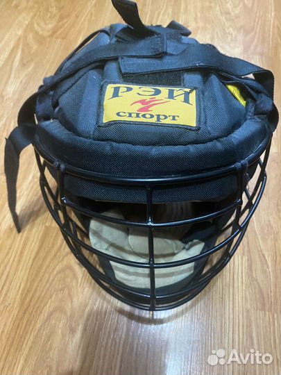 Шлем с металлической маской