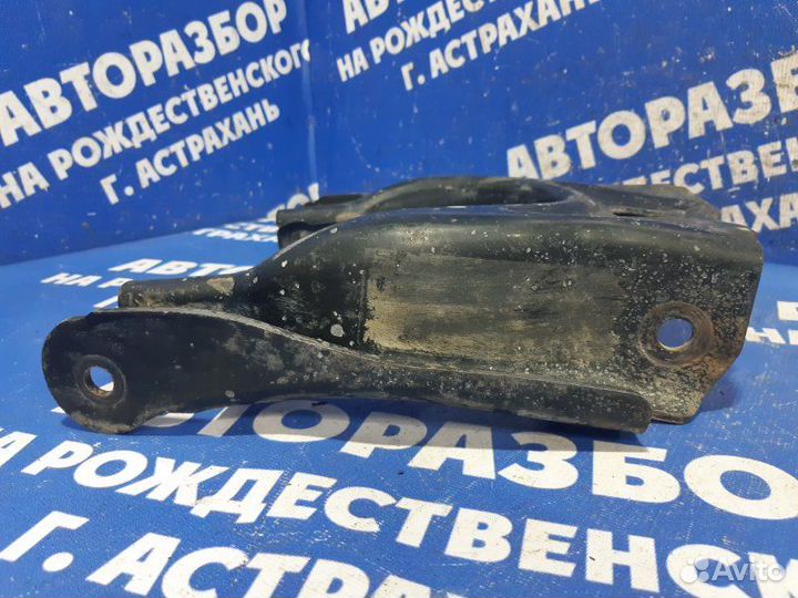 Передний левый рычаг Peugeot 407 седан RFJ 2006