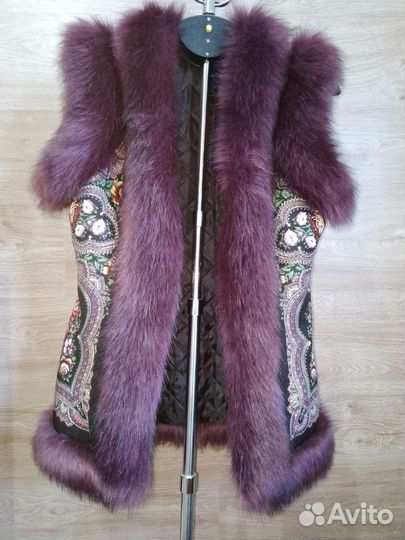 Новая жилетка с натуральным мехом