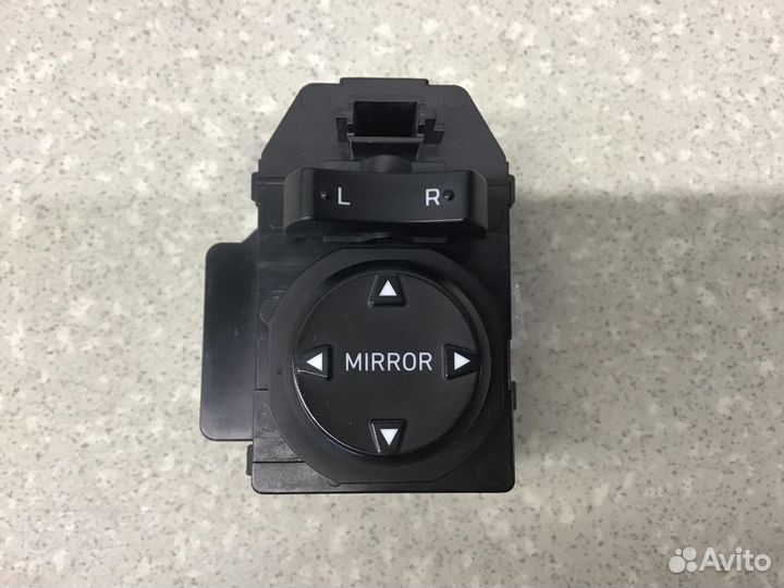 Переключатель регулировки зеркала Hyundai Solaris