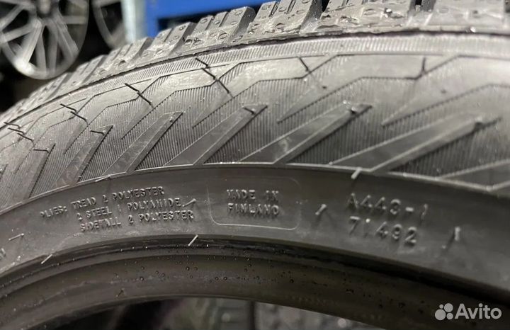 Nokian Tyres Hakkapeliitta R5 245/40 R20 и 275/35 R20 102T