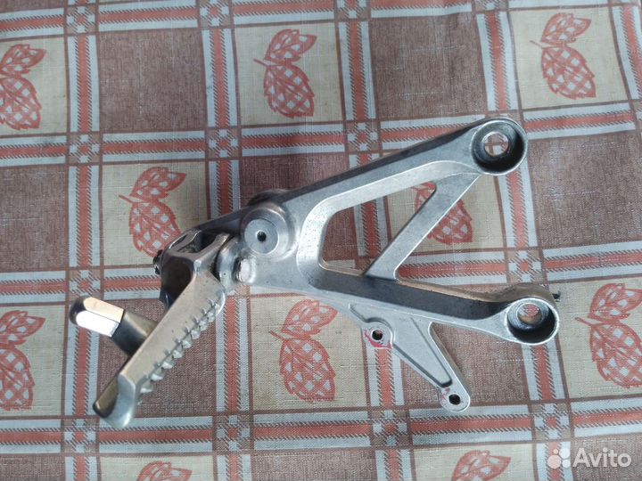 Подножка задняя для Honda CBR 600 F4