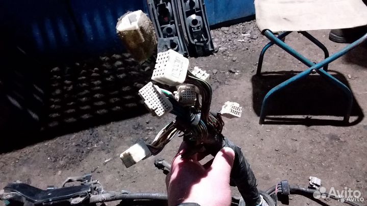 Проводка двигателя 2UZ-FE Toyota Land Cruiser 100