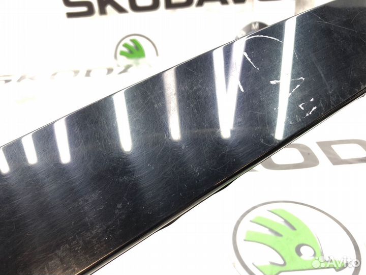 Накладка двери декоративная передняя правая Skoda