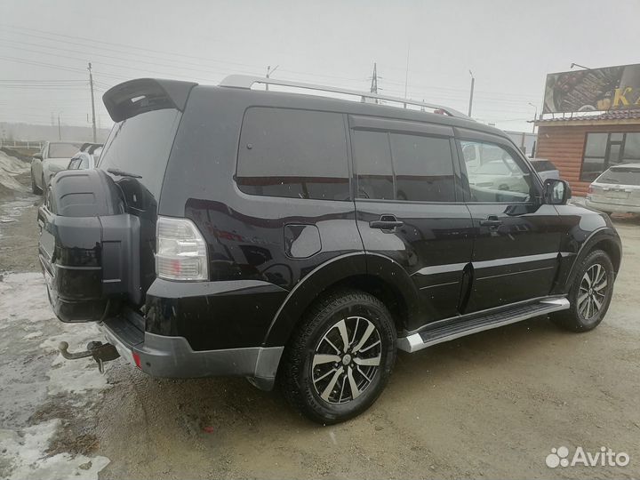 Mitsubishi Pajero 3.2 AT, 2008, 266 000 км