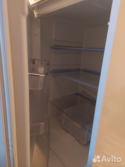 Холодильник indesit