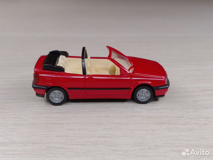 A26.2) Volkswagen Golf III Cabrio (1997-2004) крас