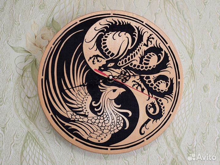 Инь и ян часы-панно