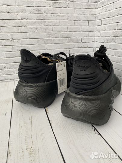 Adidas мужские кроссовки новые оригинал р. 41,5