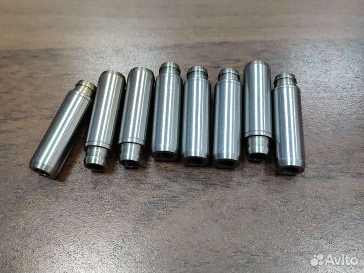 Комплект направляющих выпускного клапана