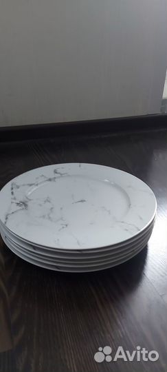 Тарелки большие новые
