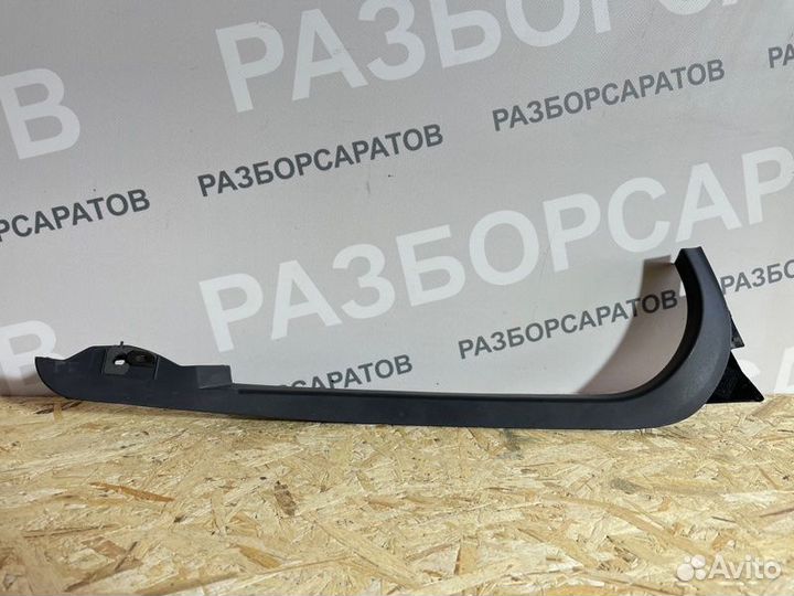 Накладка двери передняя правая Ford Focus Iii