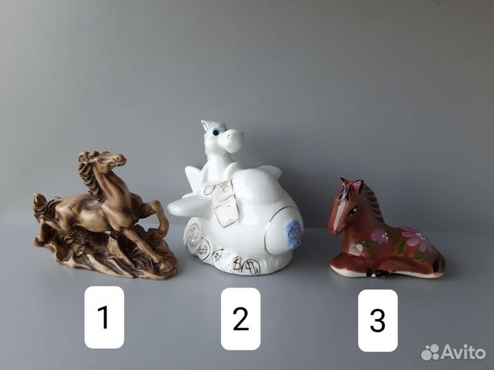 Фигурки лошадей