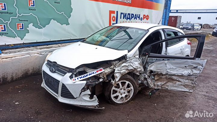Отражатель в бампер задний левый Ford Focus 3 BM51515C0AE