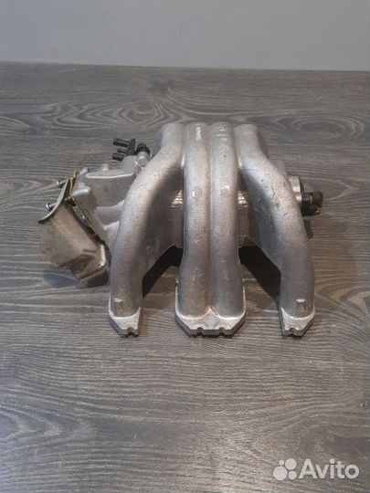 Коллектор впускной алюминий Renault Laguna 1995-20