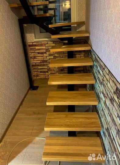 Лестница Г-образная с поворотными ступенями