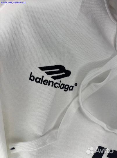 Неповторимые худи от Balenciaga