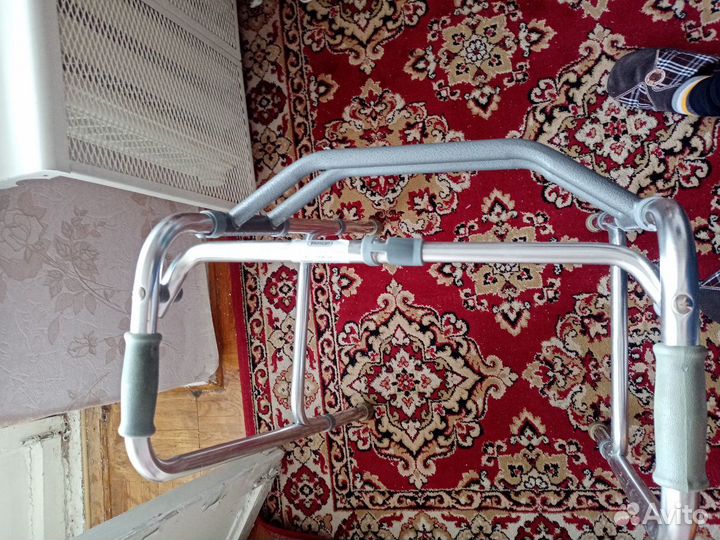 Инвалидной кресло, ходунки