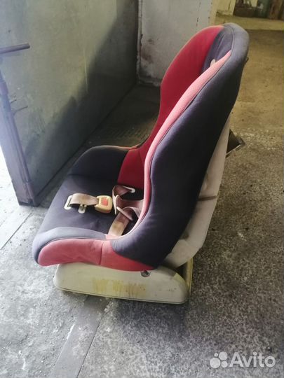 Автомобильное детское кресло