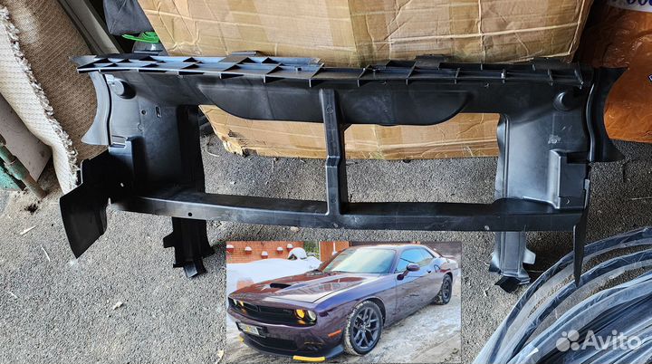 68170169AC Дефлектор радиатора Dodge Challenger
