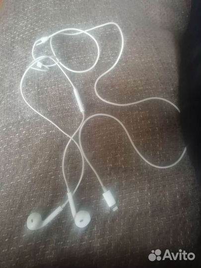 Наушники оригинальные на iPhone