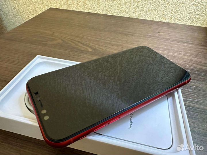 Телефон iPhone XR