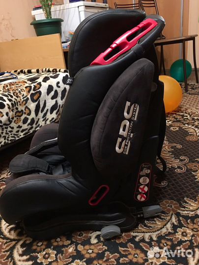 Автомобильное кресло