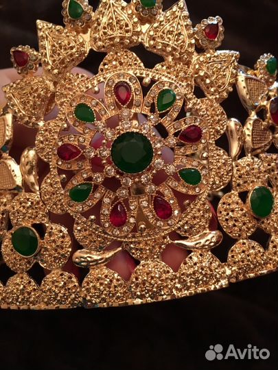 Корона и другие украшения