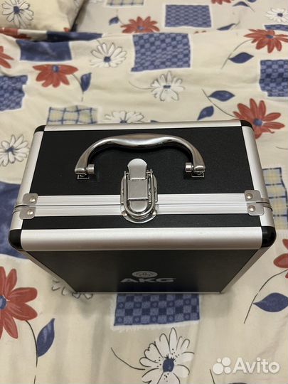 Микрофон AKG p220