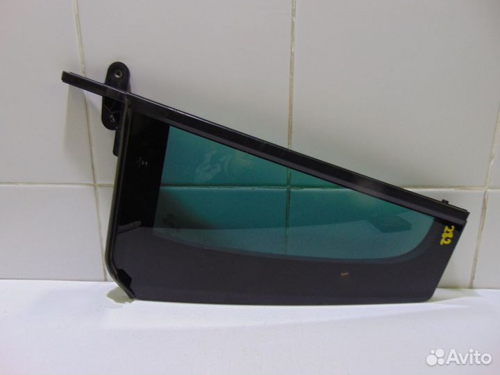 Стекло двери (форточка) заднее левое Volkswagen