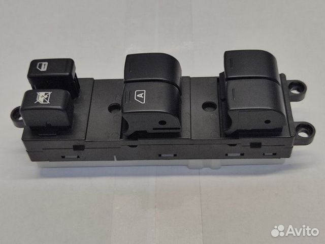 Блок управления стеклоподъемниками Nissan Tiida 11