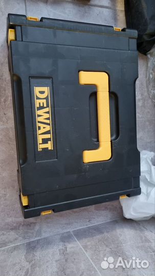 Набор электроинструмента 4в1 DeWalt