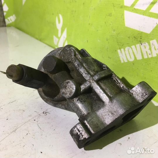 Кронштейн масляного фильтра Ауди 80 90 Б3