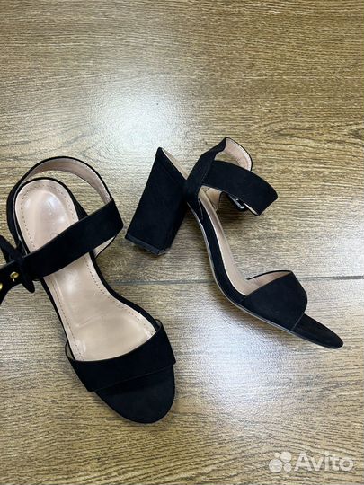 Босоножки 35 размер
