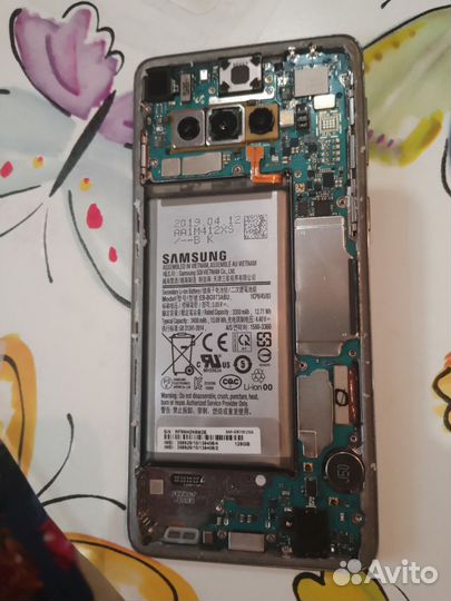 Samsung Galaxy S10 разбор
