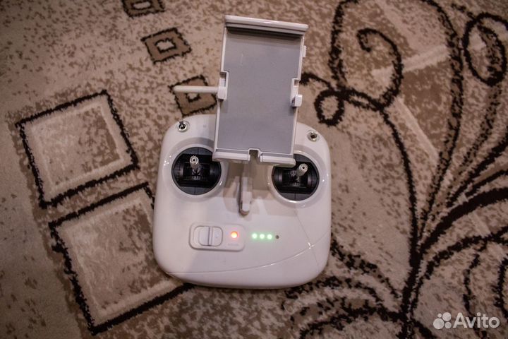 Квадрокоптер dji phantom 3 se