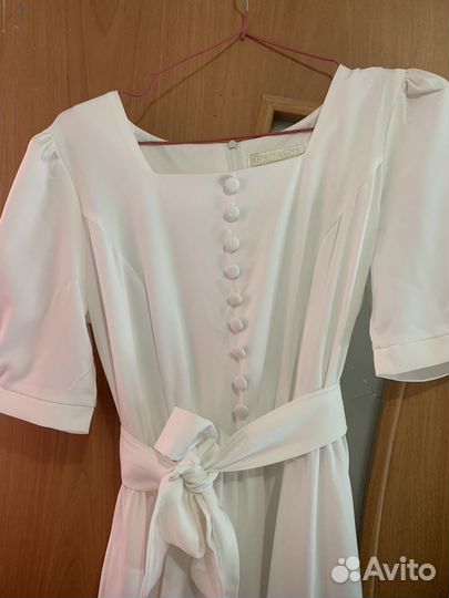 Платье белое