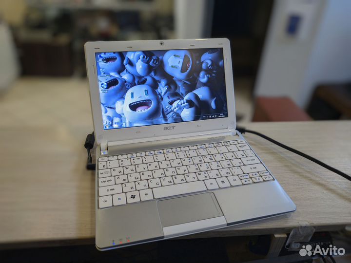 Нетбук Acer Aspire One (4 ядра/2 гига)