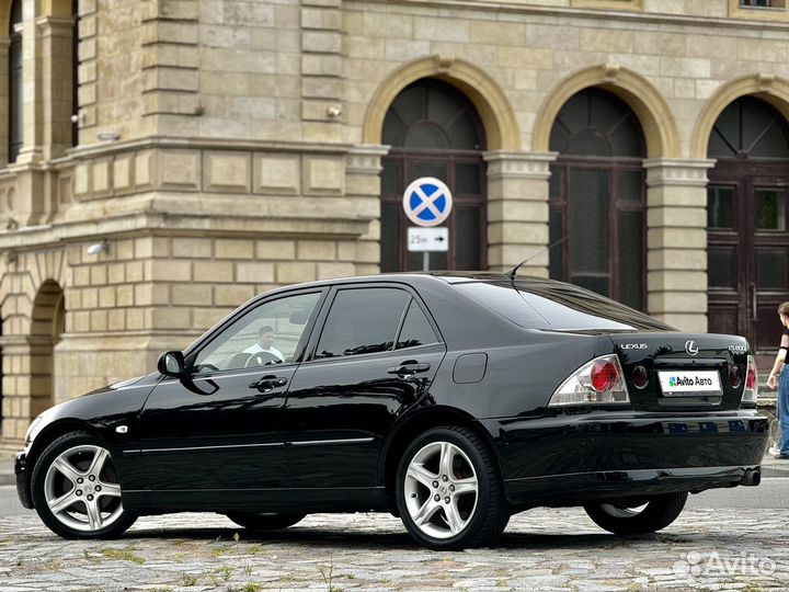 Lexus IS 2.0 AT, 1999, 270 910 км